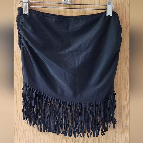 Black Ruched Mini Swim Skirt - Picture 2 of 6